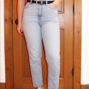 Light wash mom jeans